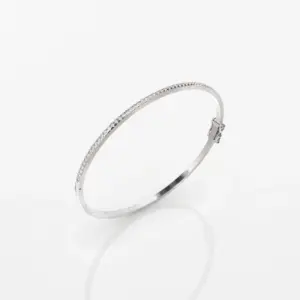 לבן עומד סופי