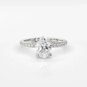 VERONA - טבעת אובל קלאסית 18 אבנים בצדדים 1.3 ממ אבן מרכזית קראט