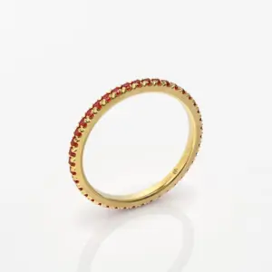 עומד רובי צהוב סופי