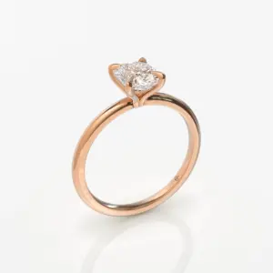 קושן עומד רוז סופי